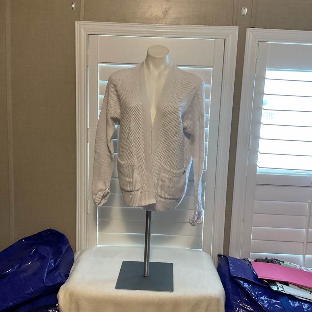 Hollister Women's Cream Cardigan Sweater